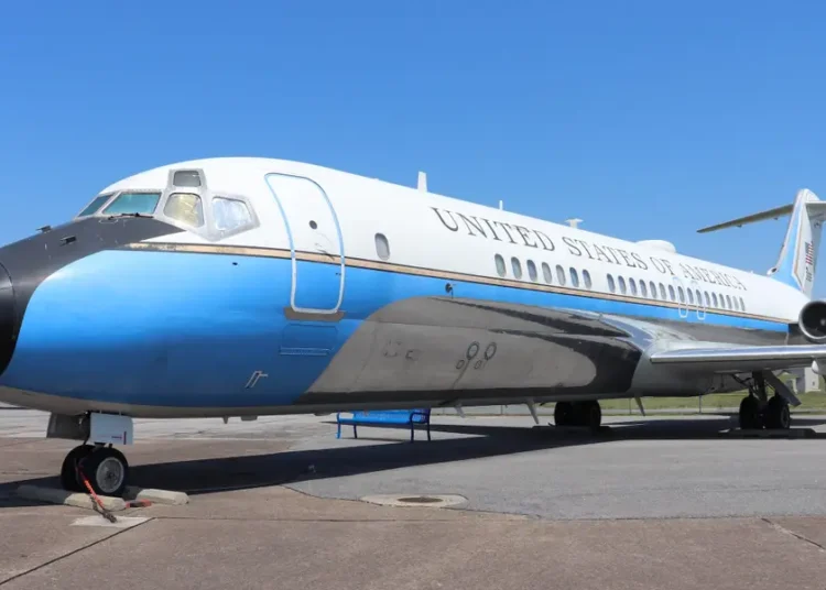 See inside a historic Air Force Two plane used by vice presidents and first ladies during 5 presidencies