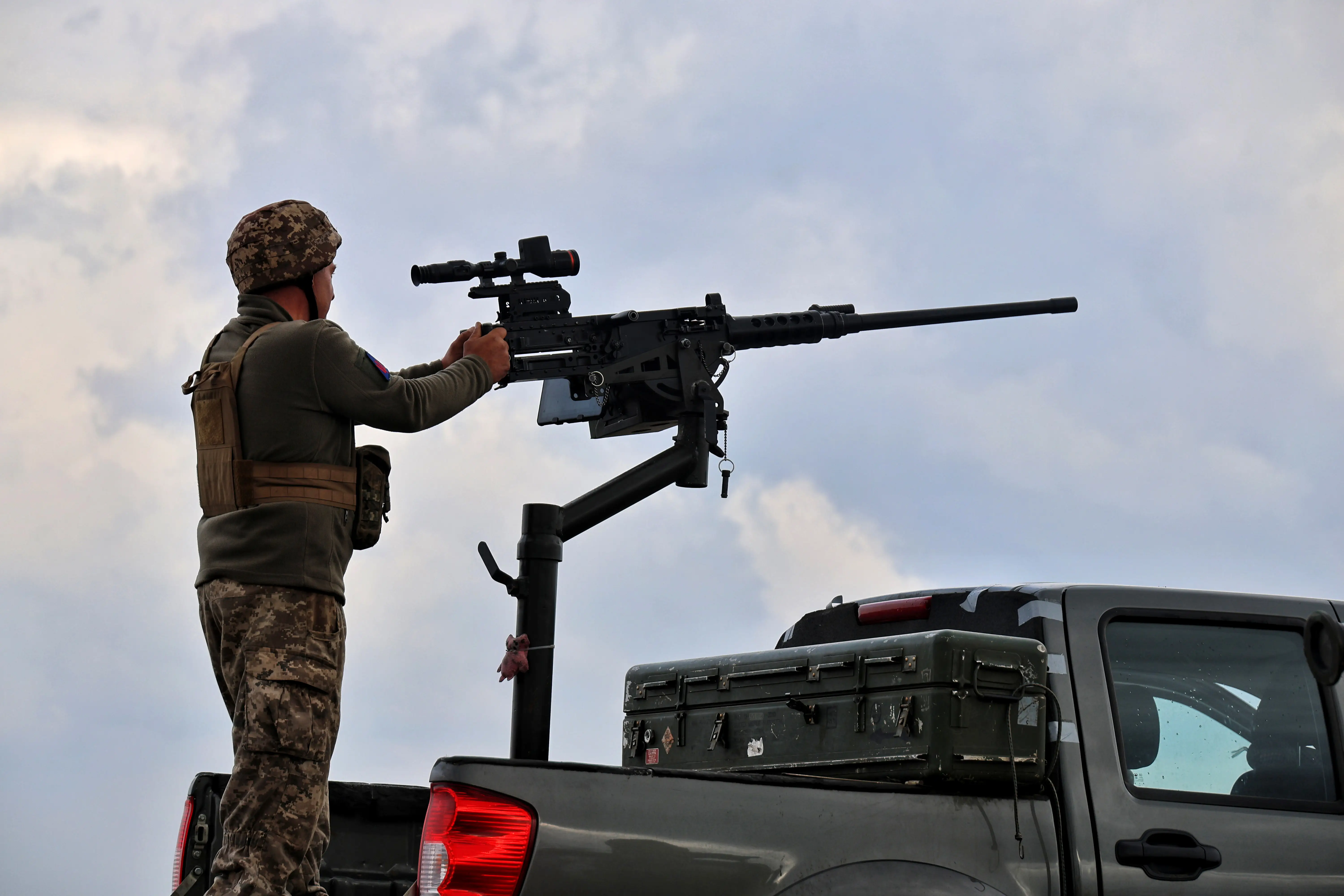 A serviceman of a mobile fire group of the 208th Kherson Anti-Aircraft Missile Brigade demonstrates a man-portable air defense system (MANPADS) in the Mykolaiv region, Ukraine, on March 30, 2026.
