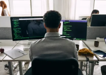 Ex-Snowflake CRO says top engineers don’t want this booming AI job