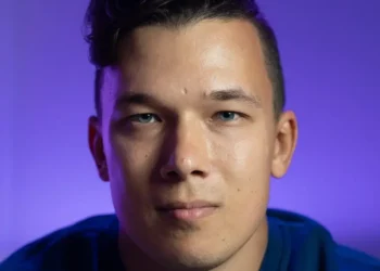 I built an AI content tool for creators that hit $50,000 in revenue in 6 weeks. Here’s what it takes to vibe code successfully.