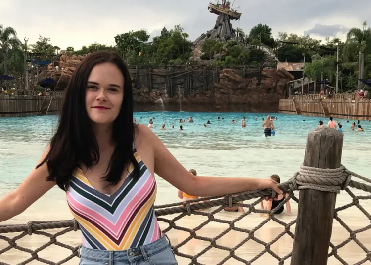 I grew up living 2 miles from Disney World. Here are 8 things I wish tourists knew.