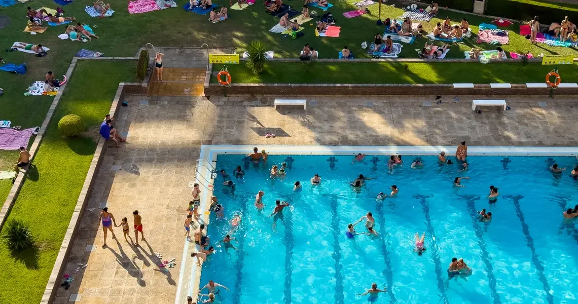 Tell Business Insider: Do you want your city to give you free stuff?