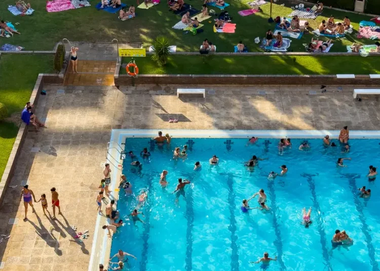 Tell Business Insider: Do you want your city to give you free stuff?