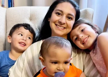 A woman’s colon cancer symptom was dismissed as pregnancy-related. Years later, at 32, the military spouse was diagnosed with stage 3.