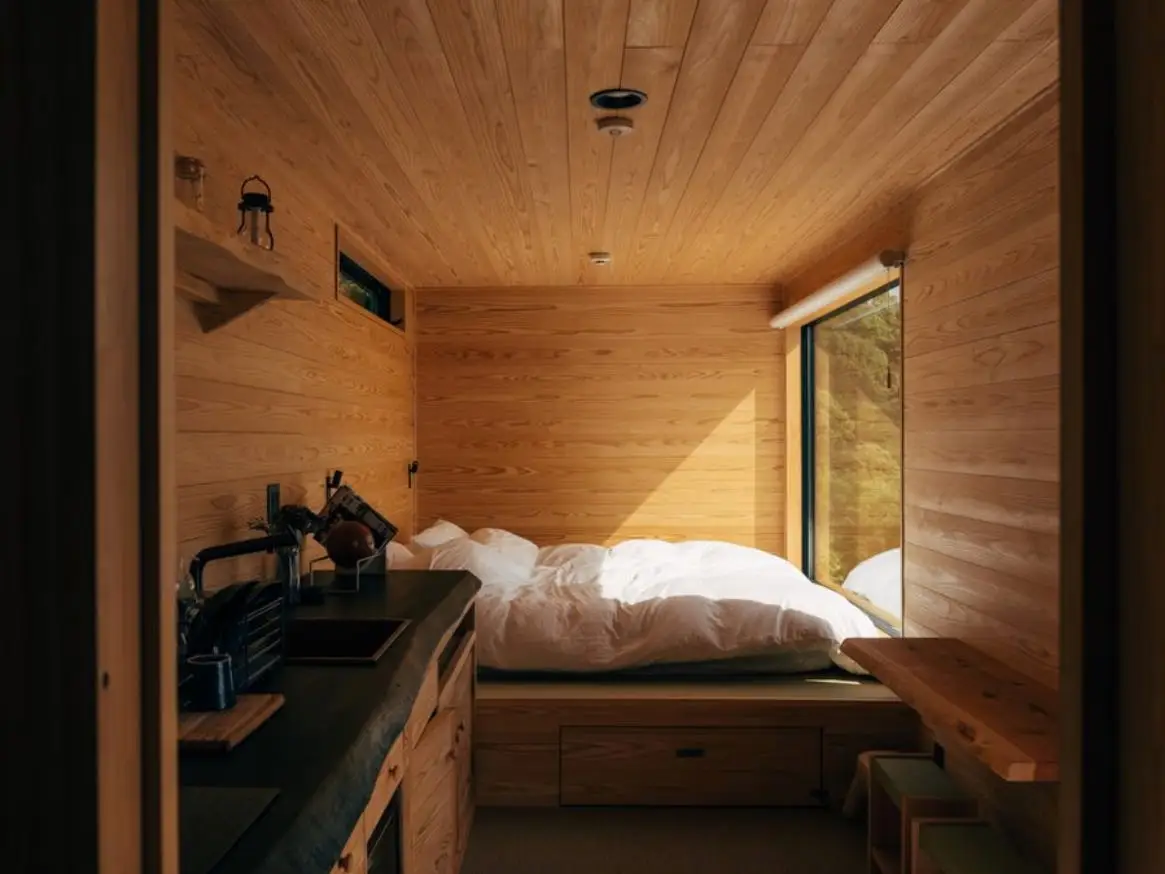 A new cabin the woods in Japan.