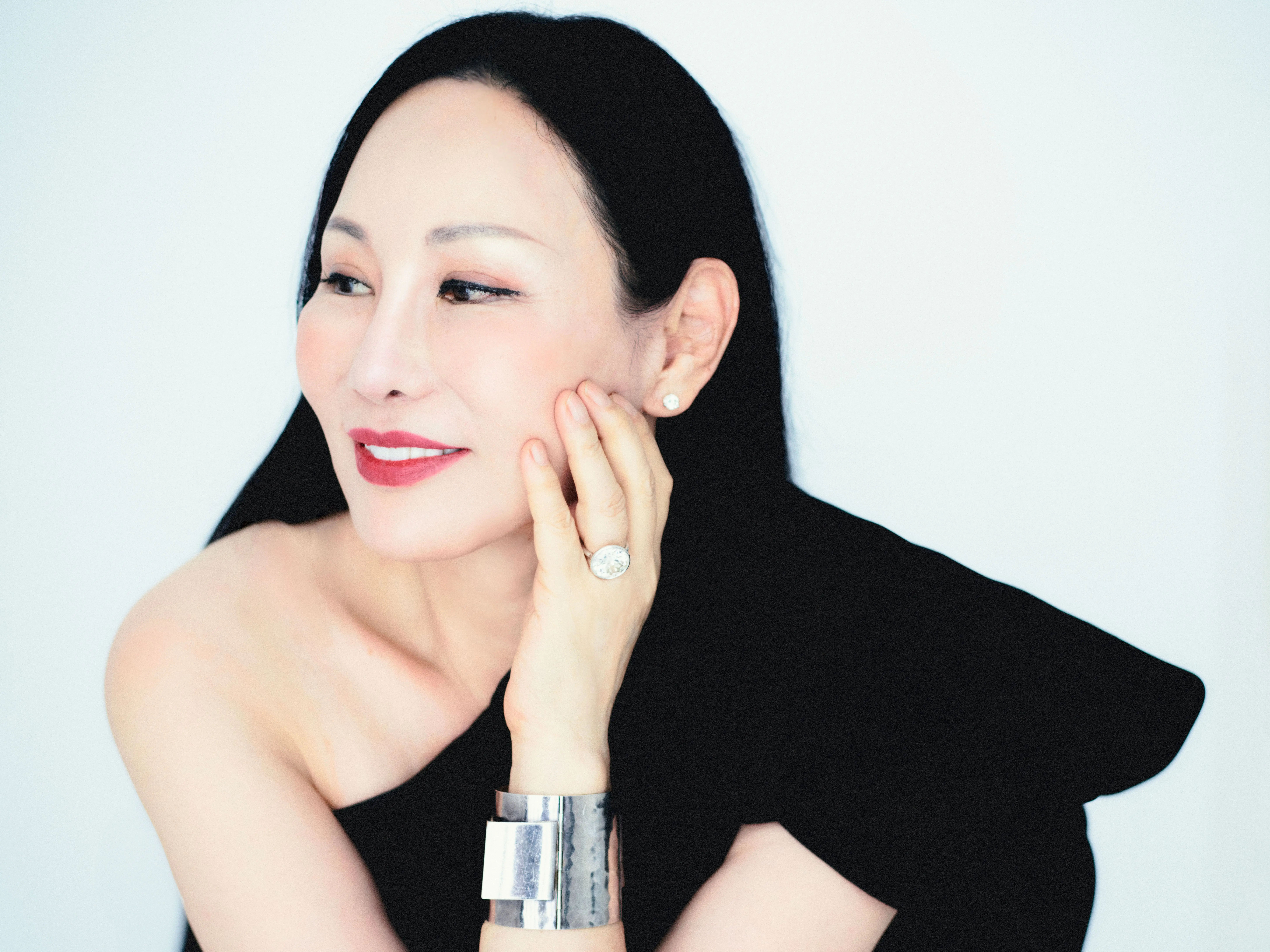 headshot of Eva Chow