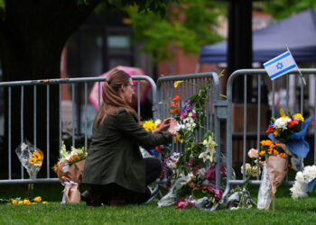 Suspect in Colorado firebombing attack expected to plead guilty