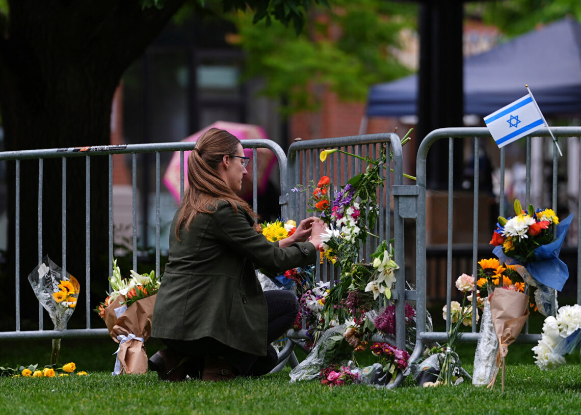 Suspect in Colorado firebombing attack pleads guilty