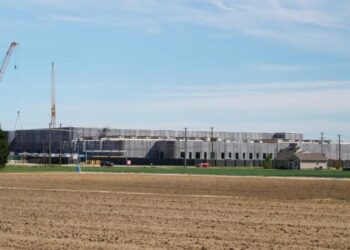 Inside the fight over America’s data centers