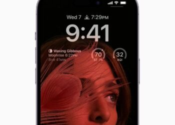 Set Up Your Phone’s Always-On Display So You’re Unlocking It Less Often