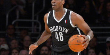 Jason Collins, a gay trailblazer in the NBA, dies of brain cancer at 47
