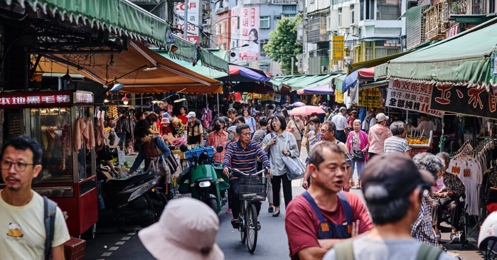 Taiwan’s Plastic Habit Collides With Shortages Caused by a Faraway War
