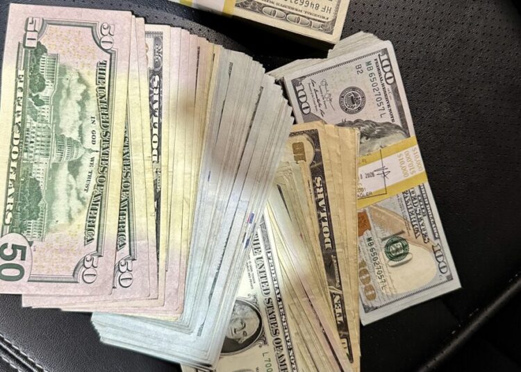Man returns $30,000 in cash he found in Wawa bathroom in Florida