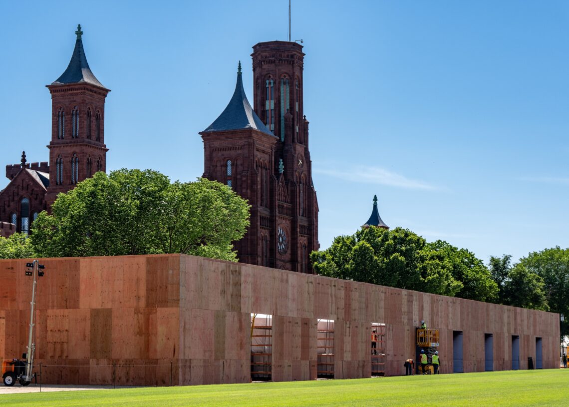 With Smithsonian under scrutiny, its leader curates a complex history show