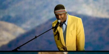 Frank Ocean Explains Why He Wasn’t That Excited When He First Got Signed to a Major Label