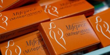Alito extends temporary order allowing mail distribution of abortion pill