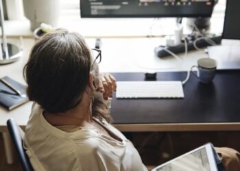Gen Z is booing AI at graduation. But 2 other villains add to the hiring nightmare