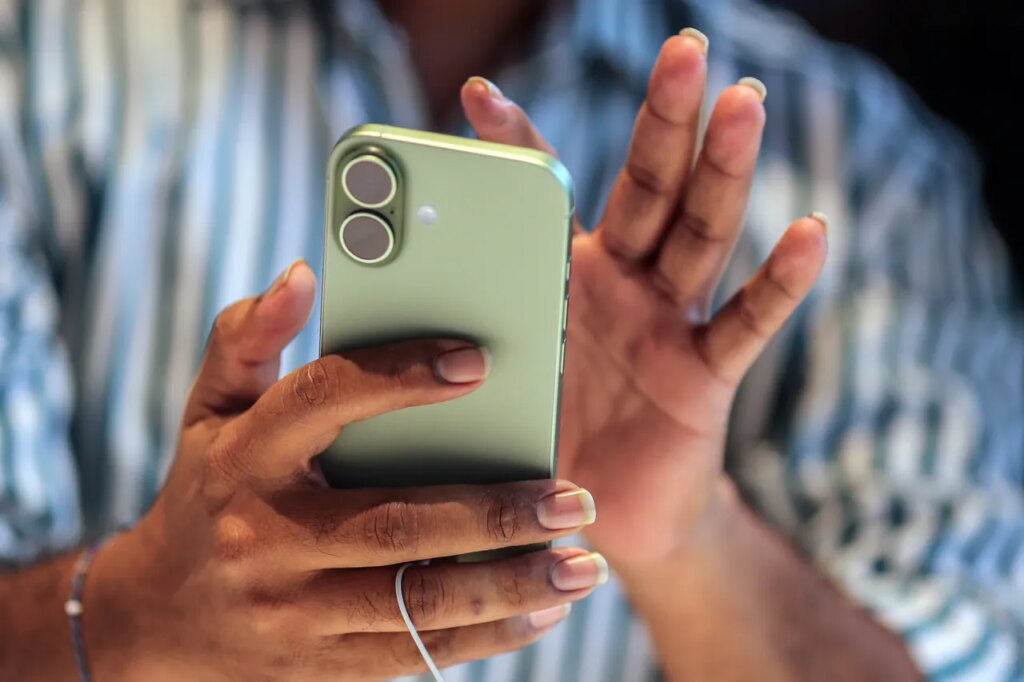 Update Your iPhone Now for Better Encrypted Messaging With Android