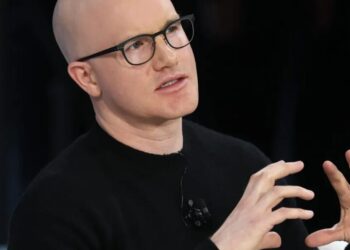 Coinbase’s Brian Armstrong replacing ‘pure managers’ with ‘player-coaches’ is another sign the org chart is changing in a big way