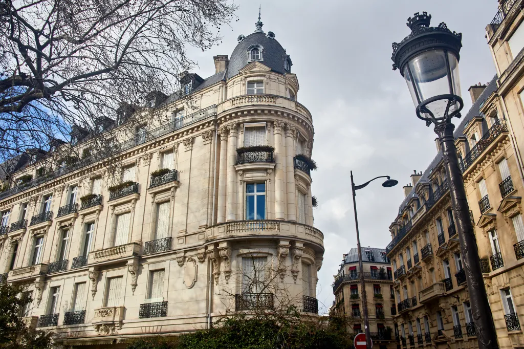 Epstein's apartment building in Paris