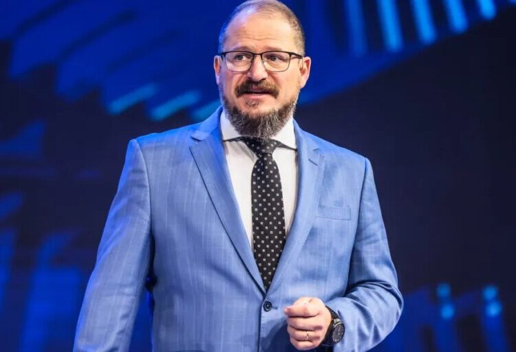 Qualcomm CEO Cristiano Amon thinks your relationship to your devices is about to change