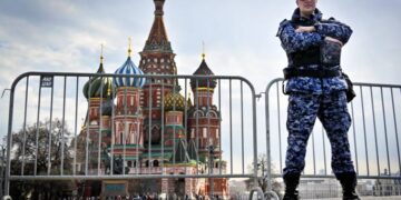 Russia’s economy is much worse than it seems, and ‘elites are increasingly alarmed’ as alternate GDP gauge shows huge contraction