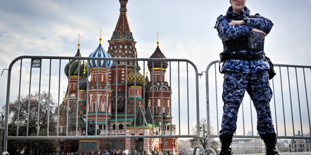 Russia’s economy is much worse than it seems, and ‘elites are increasingly alarmed’ as alternate GDP gauge shows huge contraction