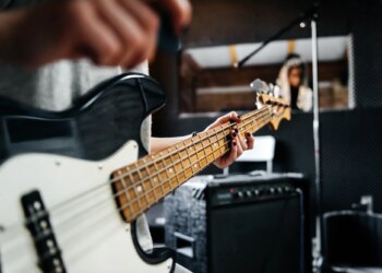 4 of Kristen Pfaff’s Best Bass Lines From Before She Joined Hole