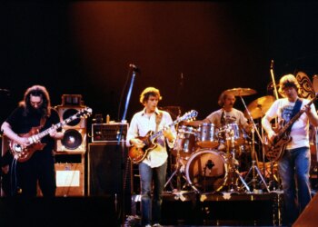 That Time a Legendary Rock Band’s Concert Ended With Dozens of Fans Being Treated for Hallucinations After Drinking Spiked Cider