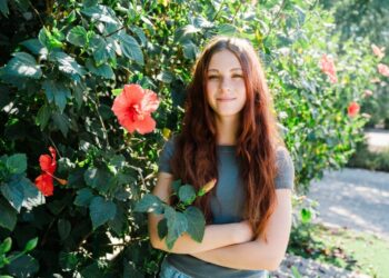 Teen leads charge to block ICE detention centers from opening near schools