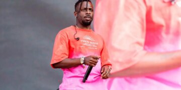 Isaiah Rashad Jokes That He Doesn’t Get ‘Frank Ocean Perks’ After Coming Out as Bisexual