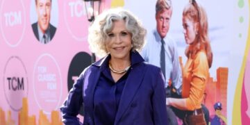 Jane Fonda Salutes Robert Redford, Slams Paramount-Warner Bros. Merger: ‘We’re Going to Lose What Bob Was Trying to Do’