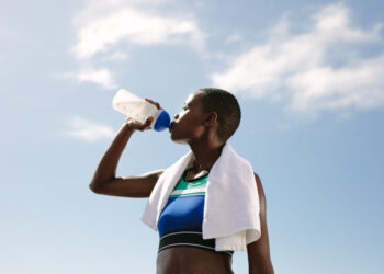 Does drinking water prevent kidney stones? Here’s what experts say.