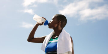 Does drinking water prevent kidney stones? Here’s what experts say.