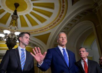 Senate in gridlock as Republicans balk at ballroom security, Trump payout fund