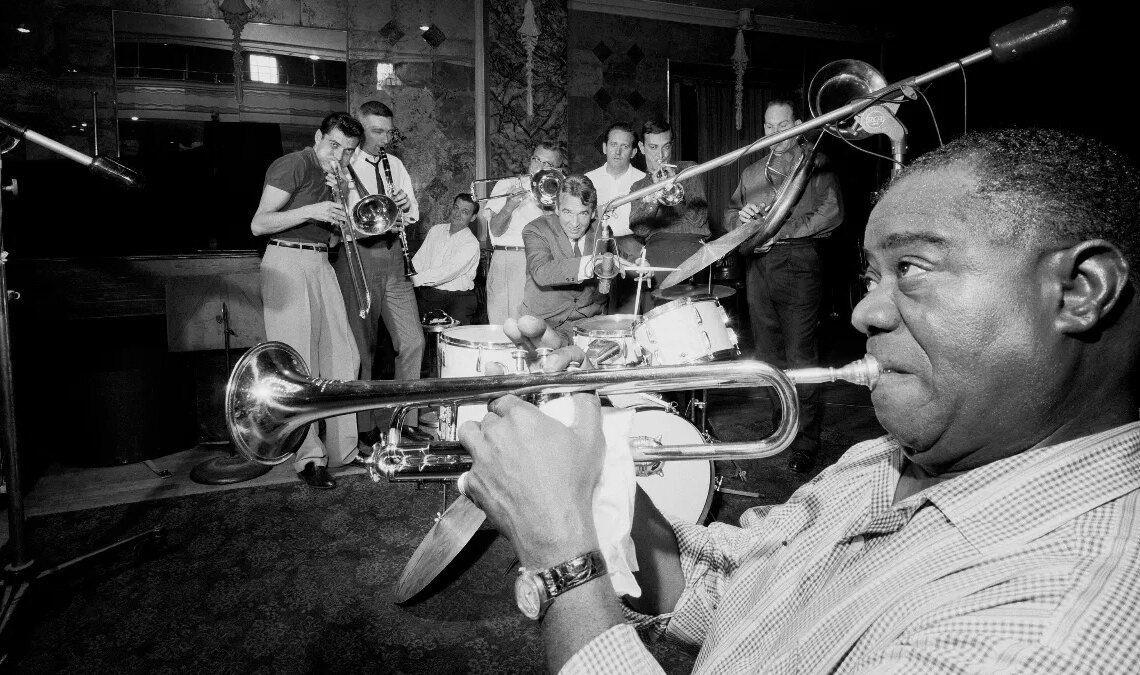 Jazz and Classical Music Structures Now Resemble Simpler Genres; Does This Imply a ‘Cultural Gray-Out’?