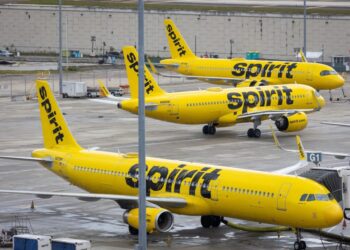 Spirit Airlines shuts down after White House rescue deal falls through