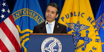 FDA chief plans to resign amid agency turmoil