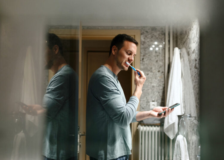 7 daily habits that can keep your teeth in tip-top shape