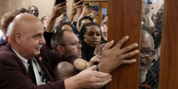 Louisiana, at center of voting rights fight, moves to redraw Black House district