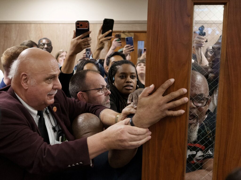 Louisiana, at center of voting rights fight, moves to redraw Black House district