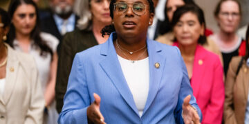 Lawmaker indicted over migrant facility visit pushes to expand oversight