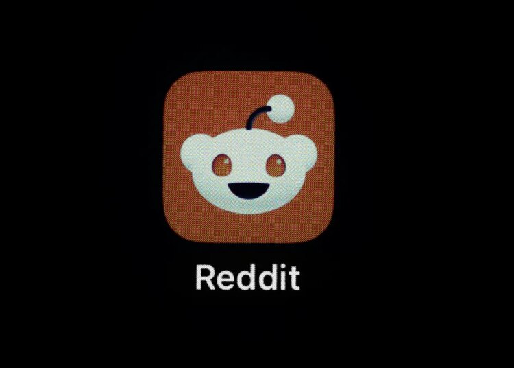 Popular Music Subreddit Caught Record Labels Masquerading as Users to Promote Their Artists