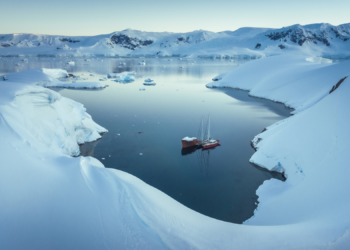 Researchers Accidentally Discovered a New Island in Antarctica After Bad Weather Changed Their Route