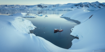 Researchers Accidentally Discovered a New Island in Antarctica After Bad Weather Changed Their Route