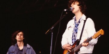 3 90s Shoegaze Albums That Still Hold Up Decades Later
