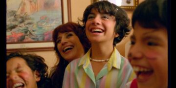 ‘Six Months in a Pink and Blue Building’ Review: Mexican Coming-of-Age Story Puts a Teasing Spin on Reality