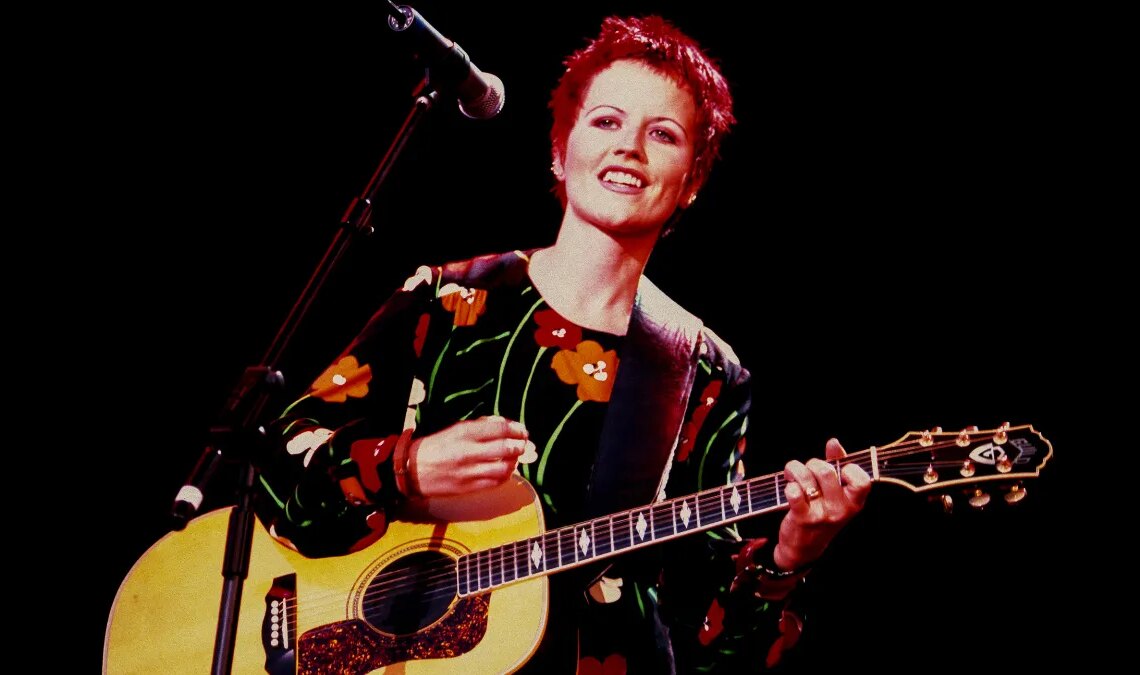 This 90s Rock Singer Once Forced a Newspaper To Donate to Charity as Apology for Scandalous Headline About Her