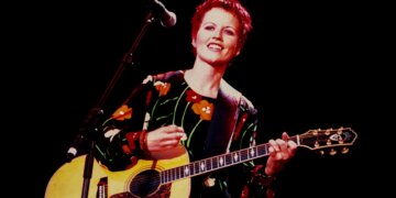 This 90s Rock Singer Once Forced a Newspaper To Donate to Charity as Apology for Scandalous Headline About Her