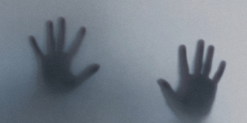 The ‘Zombieing’ Dating Trend Is Exactly as Annoying as It Sounds (And Experts Say It’s a Major Red Flag)